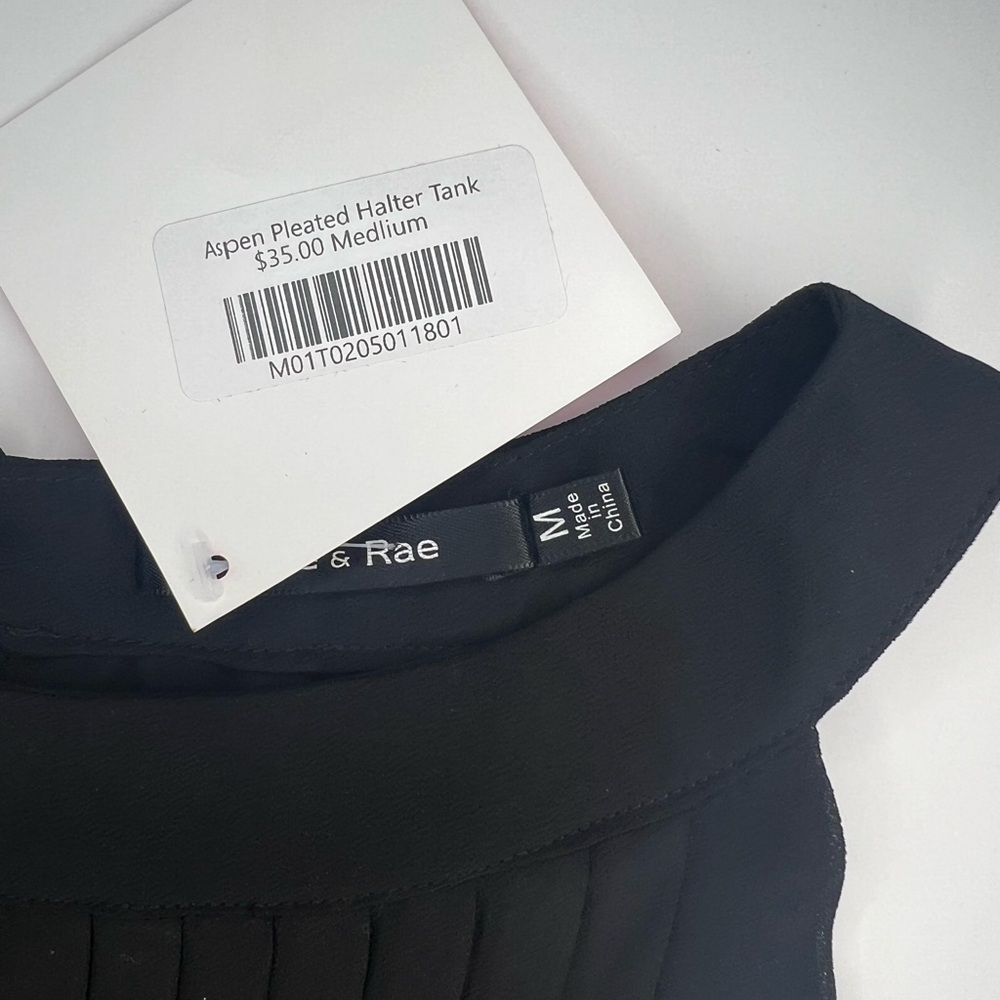 *NWT* Doe & Rae Pleated Halter Tank - Picture 6 of 8